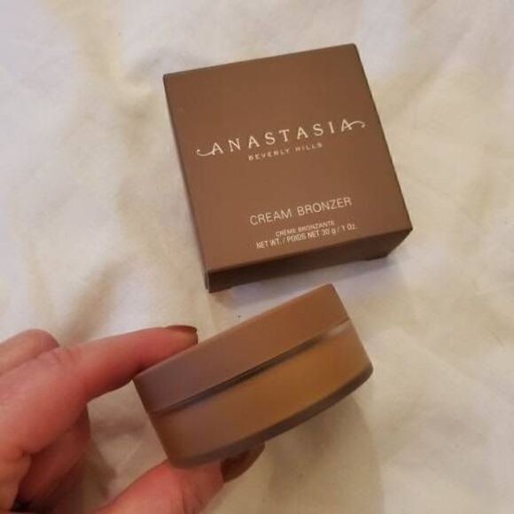 NEW Anastasia Beverly Hills Cream Bronzer in Amber Full Size - Picture 5 of 7